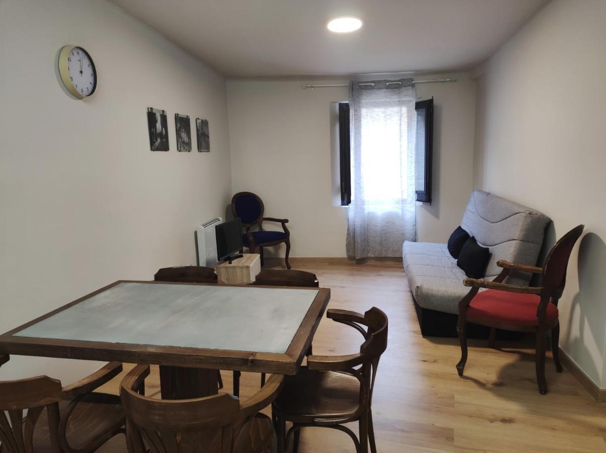 Apt 1 Acollidor Al Centre Historic De Vic Aptgarbi Zewnętrze zdjęcie